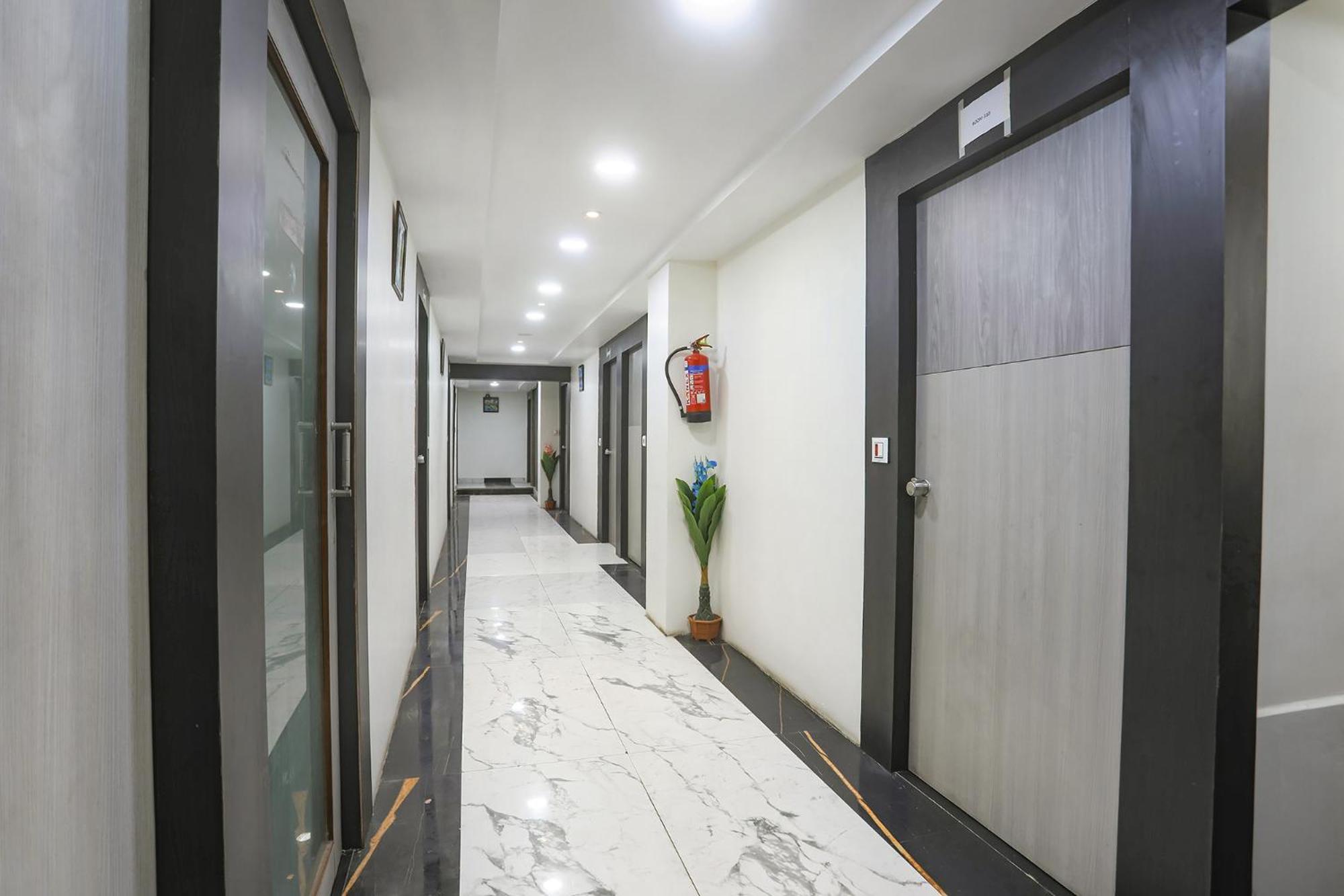 Fabhotel Ss - Opp Vishwakarma Engineering College Hotel
