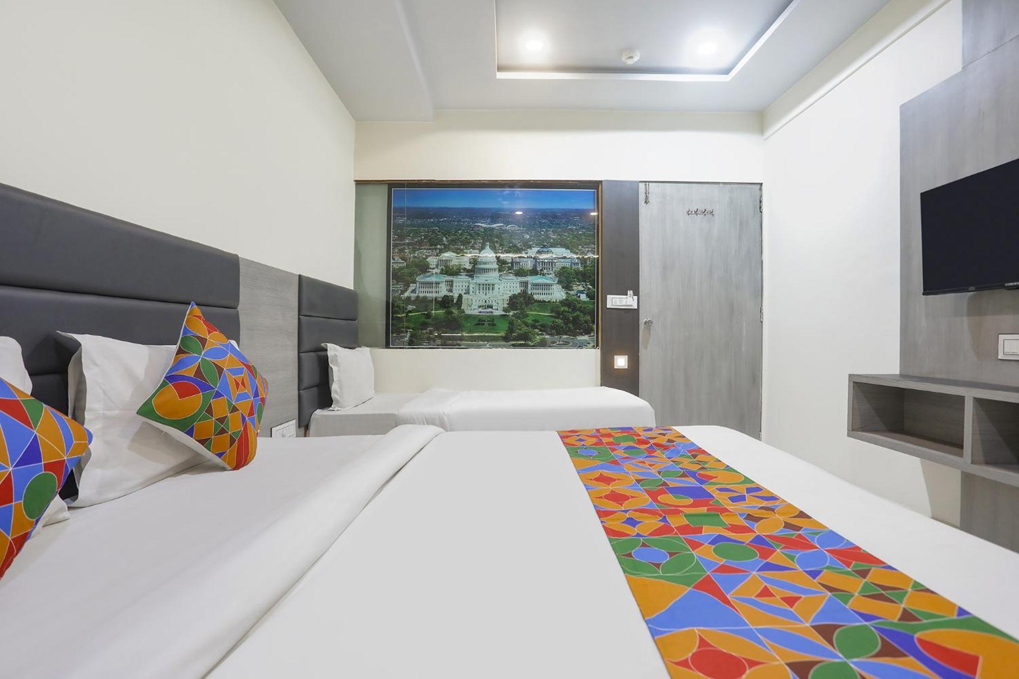 Hotel Fabhotel Ss - Opp Vishwakarma Engineering College *