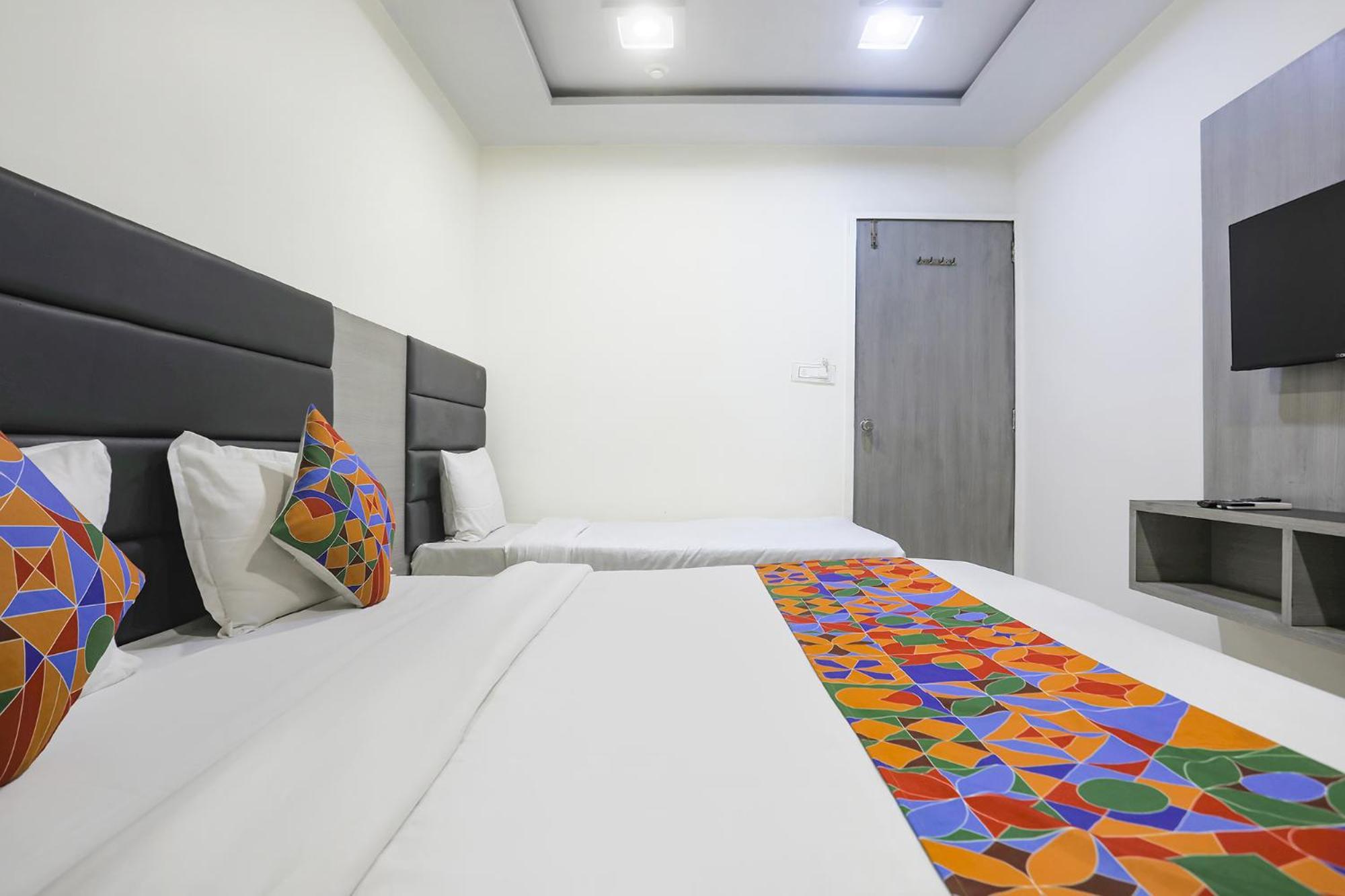 Hotel Fabhotel Ss - Opp Vishwakarma Engineering College *