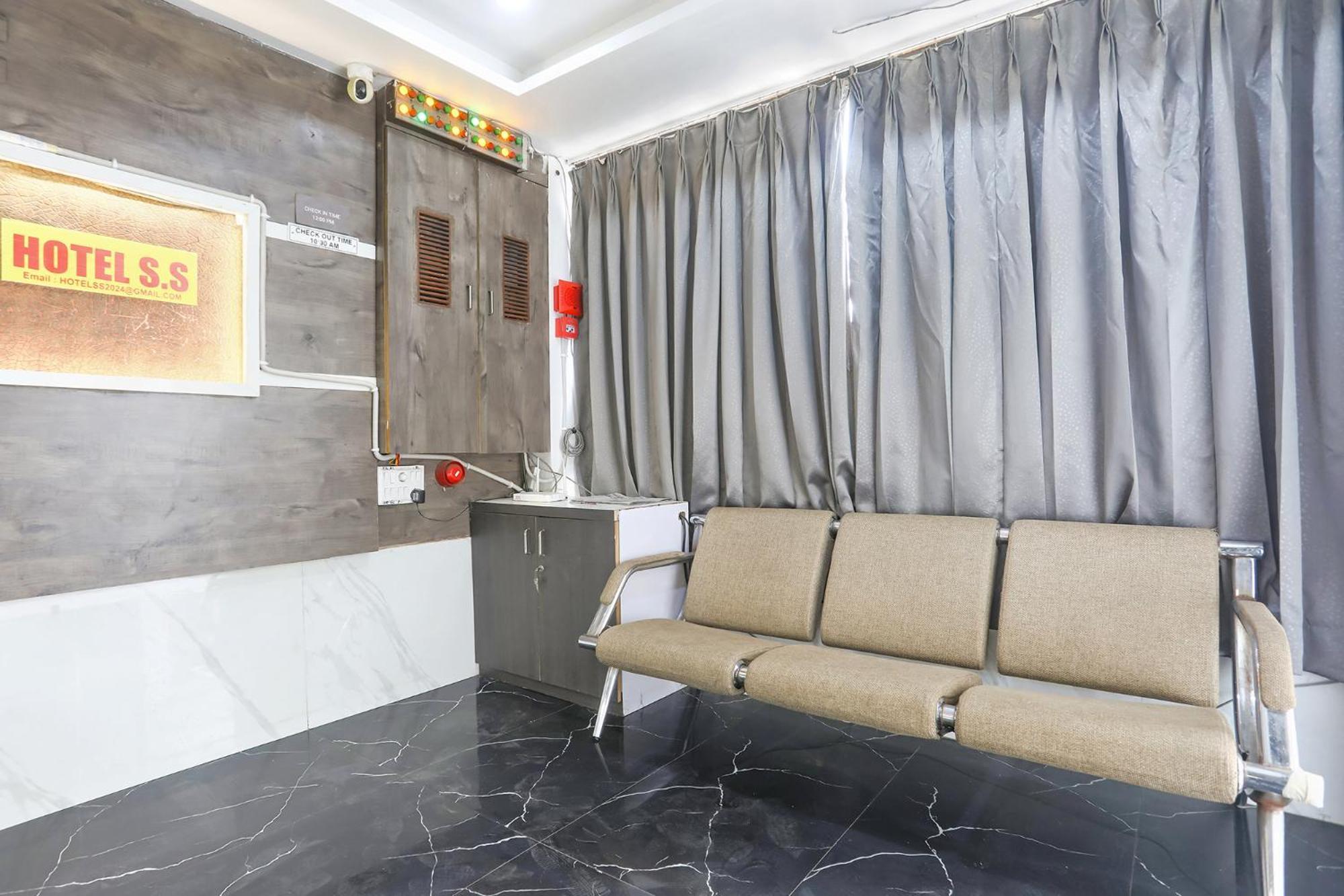 Fabhotel Ss - Opp Vishwakarma Engineering College Hotel Ahmedabad