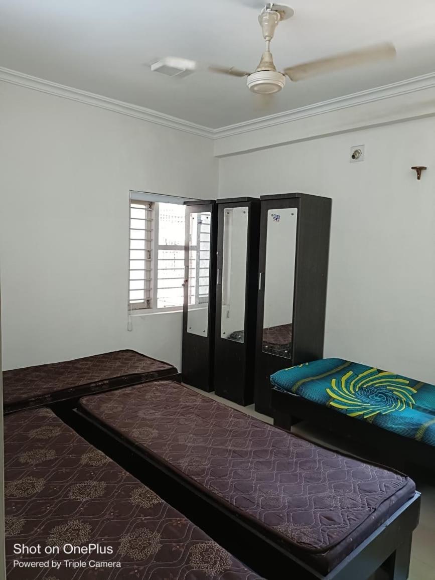 Hostel Pihu Girls Pg