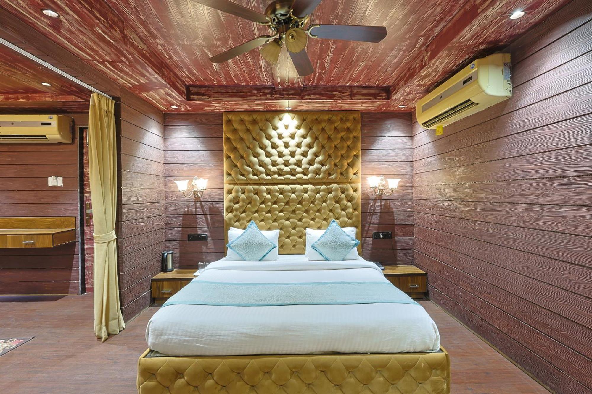 Venue 3* Ahmedabad