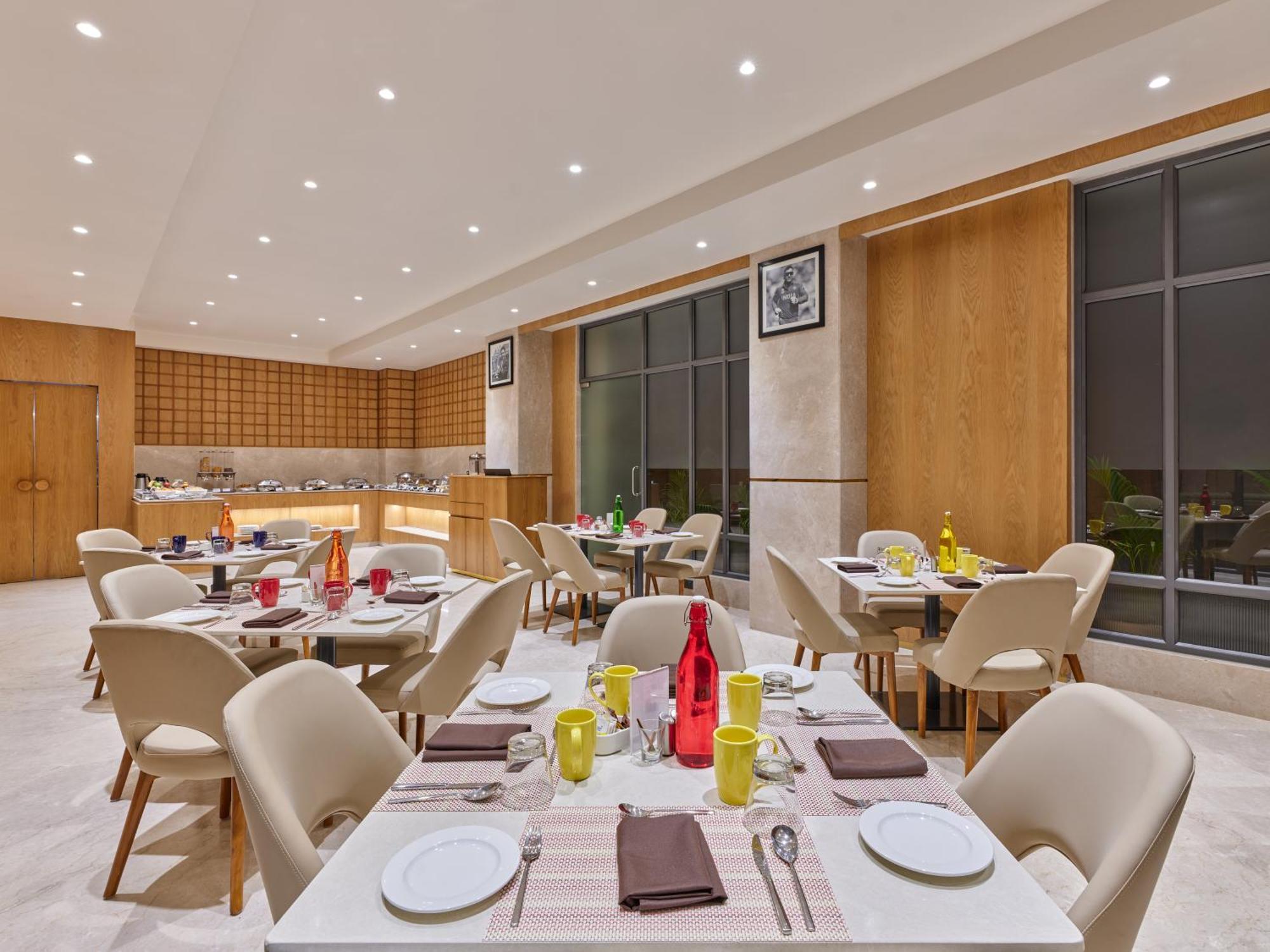 Biznotel By Pride Motera Hotel 4*