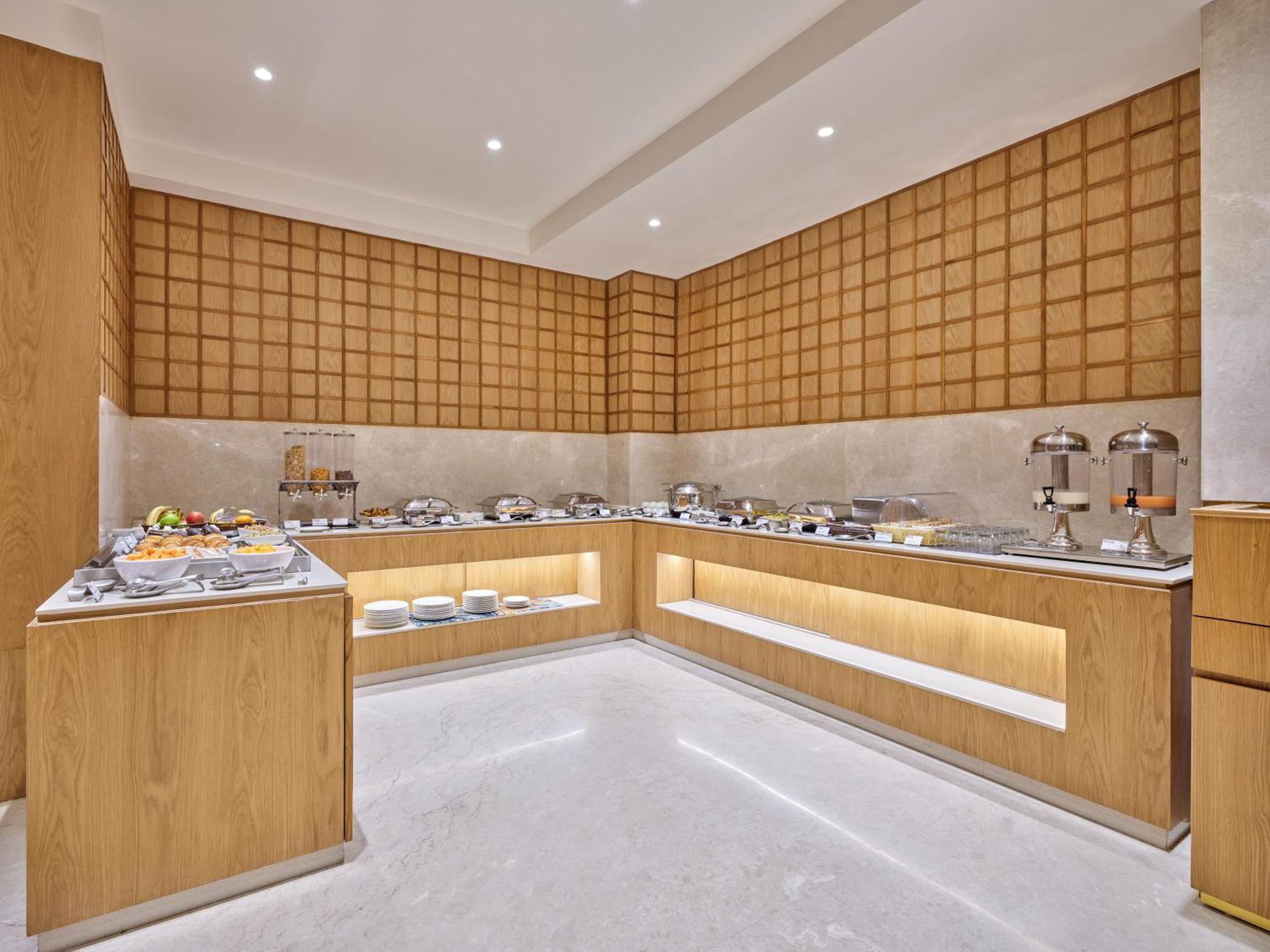 Biznotel By Pride Motera Hotel Ahmedabad