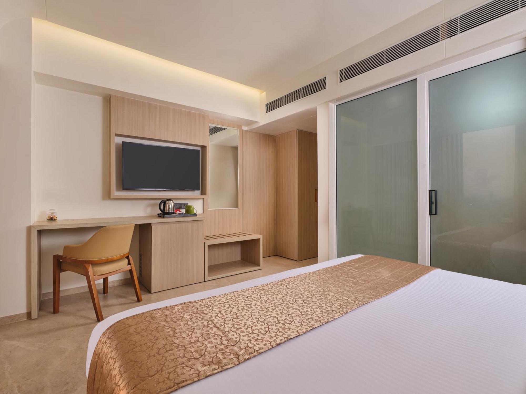 Biznotel By Pride Motera 4*