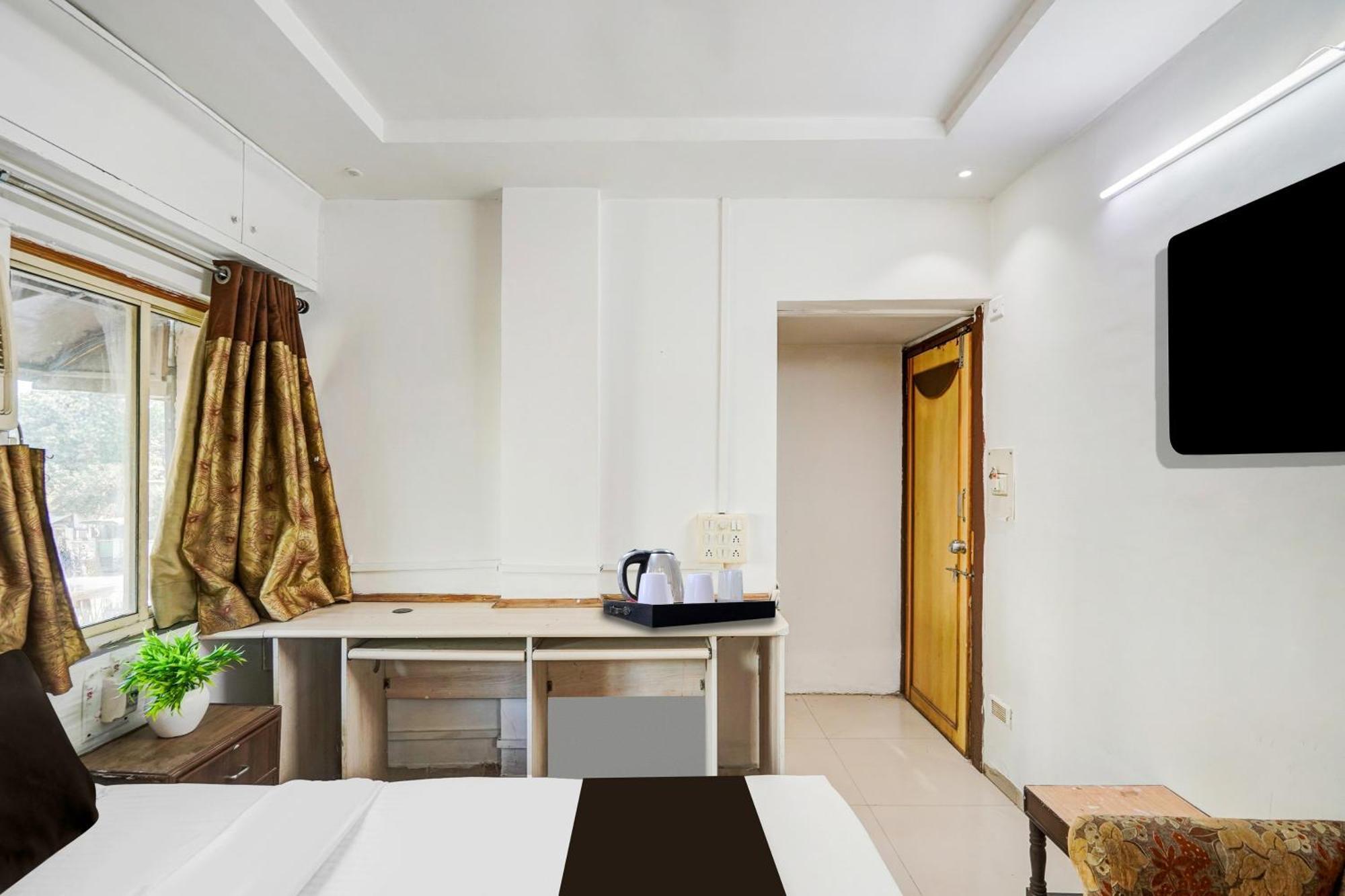 Hotel Super Collection O Maninagar East Formerly Maninagar Residency