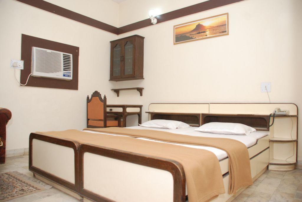 Royal Hotel Ahmedabad