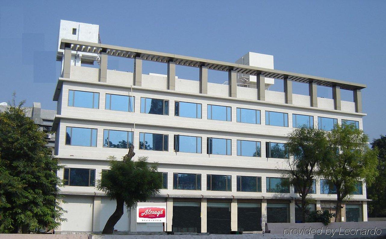 Hotel Riverview Ahmedabad