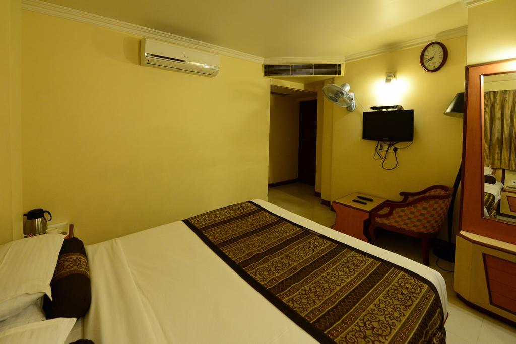 Zo Rooms Ashram Road Paldi Bus Stand