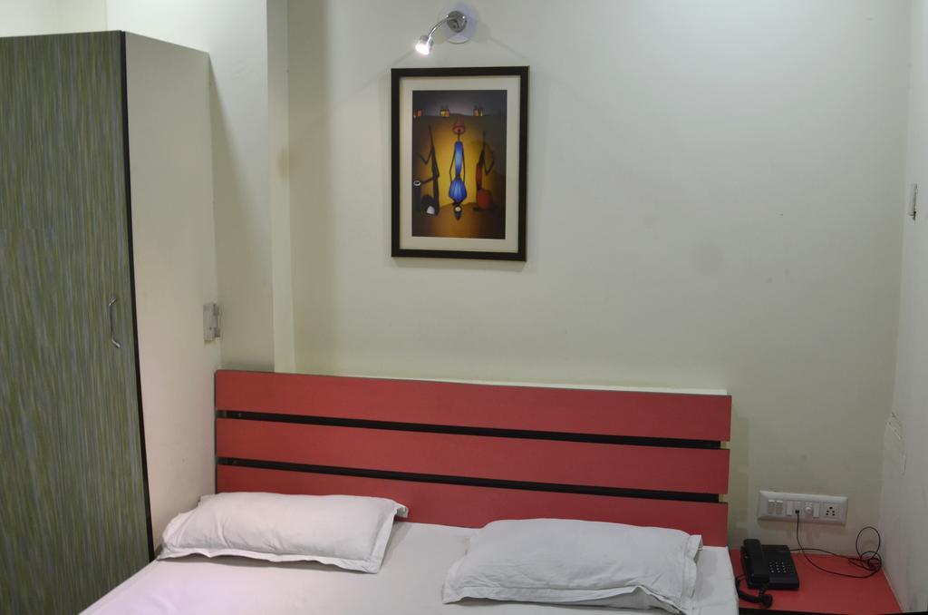 Royal Apple Hotel 2*