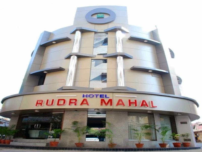 Oyo Flagship 19003 Rudra Mahal Hotel 3*