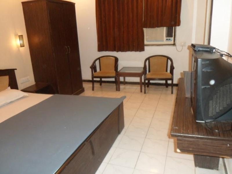 Maan Residency Satellite Road Hotel Ahmedabad