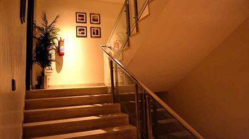 Oyo 1545 Shivani International Hotel 3*