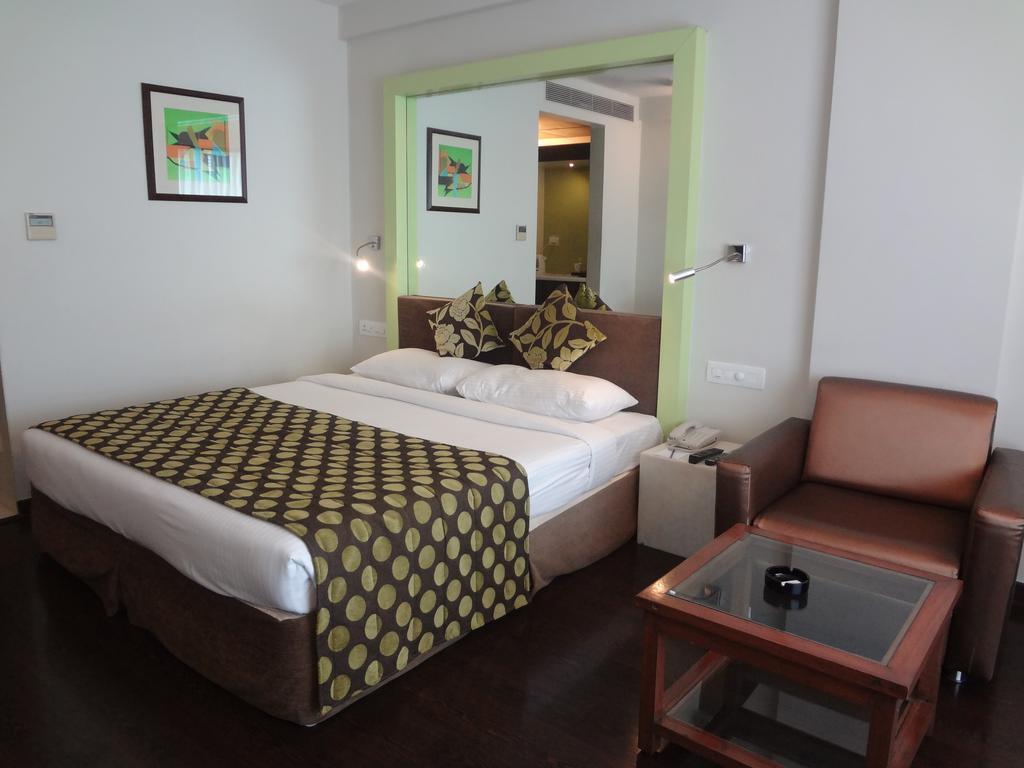 The Fern Residency, Subhash Bridge, Hotel