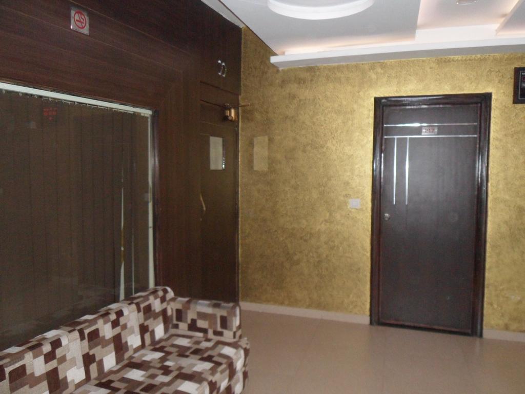 Silver Plaza Hotel 2*