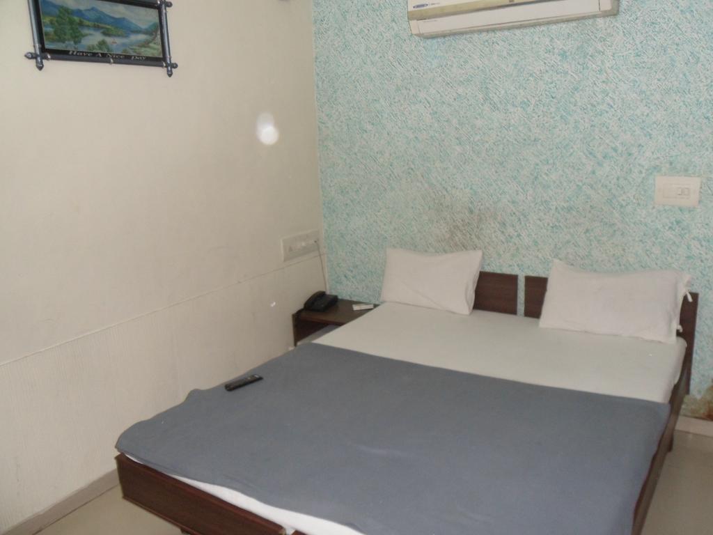 Radiant Hotel Ahmedabad