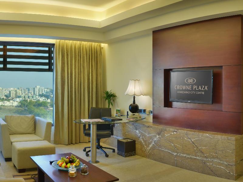 Hotel Crowne Plaza Centre By Ihg Ahmedabad