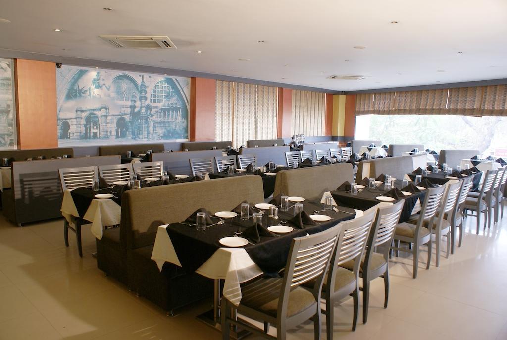 Hotel Ashray
