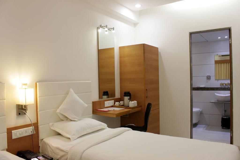Ashray Hotel 3*