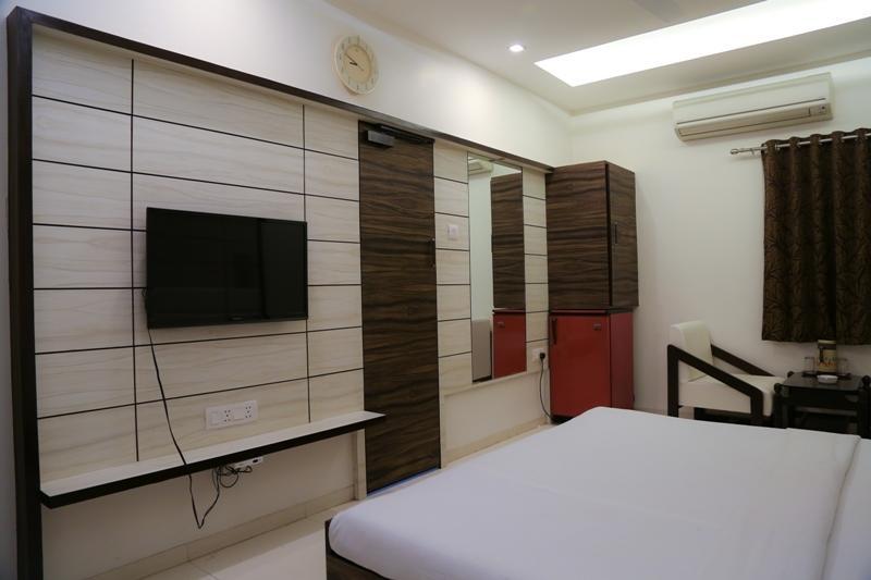 Golden Plaza Ahmedabad