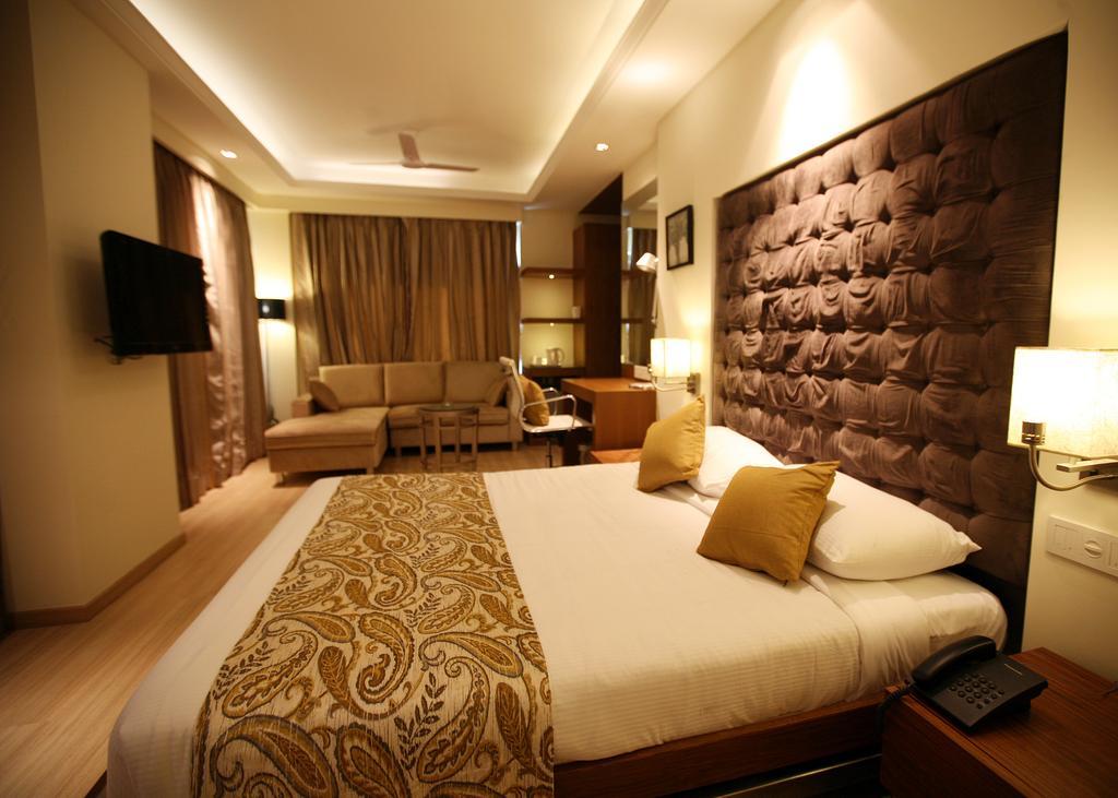 Hotel Riverview Ahmedabad