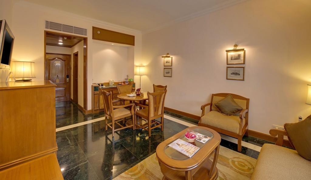 Hotel The Ummed Airport 5*