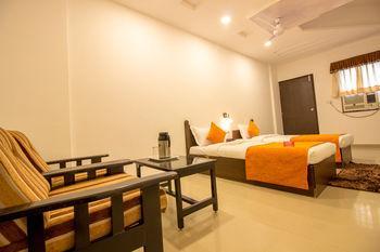 Oyo Ashram Road Ii Ahmedabad