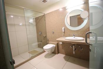 Hotel Oyo Premium Thaltej Cross Rd Sg Highway