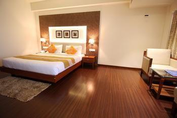Hotel Oyo Premium Thaltej Cross Rd Sg Highway 3*