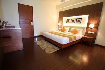 Hotel Oyo Premium Thaltej Cross Rd Sg Highway 3*