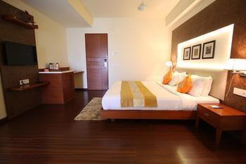 Hotel Oyo Premium Thaltej Cross Rd Sg Highway 3*
