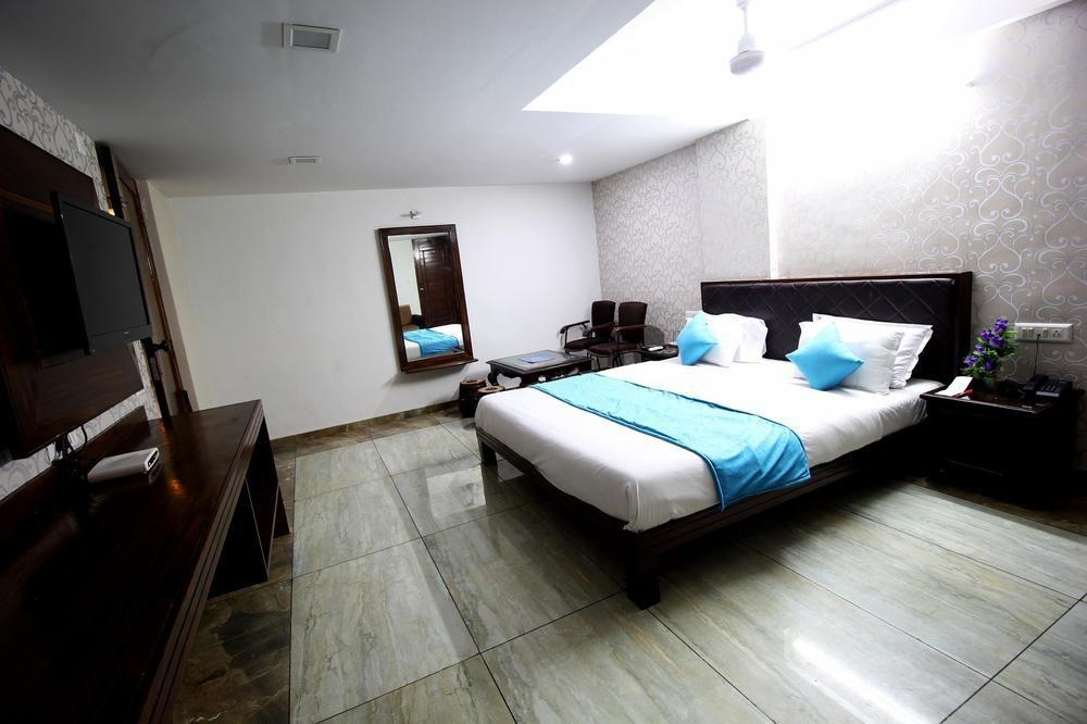 Hotel Oyo Gandhi Ashram Road