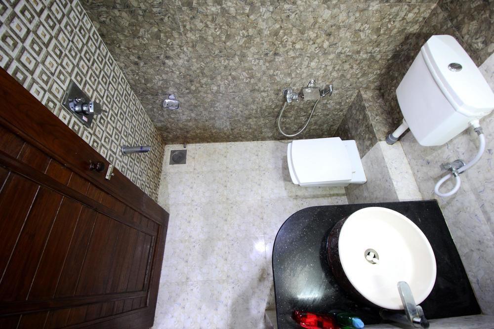 Hotel Oyo Gandhi Ashram Road Ahmedabad