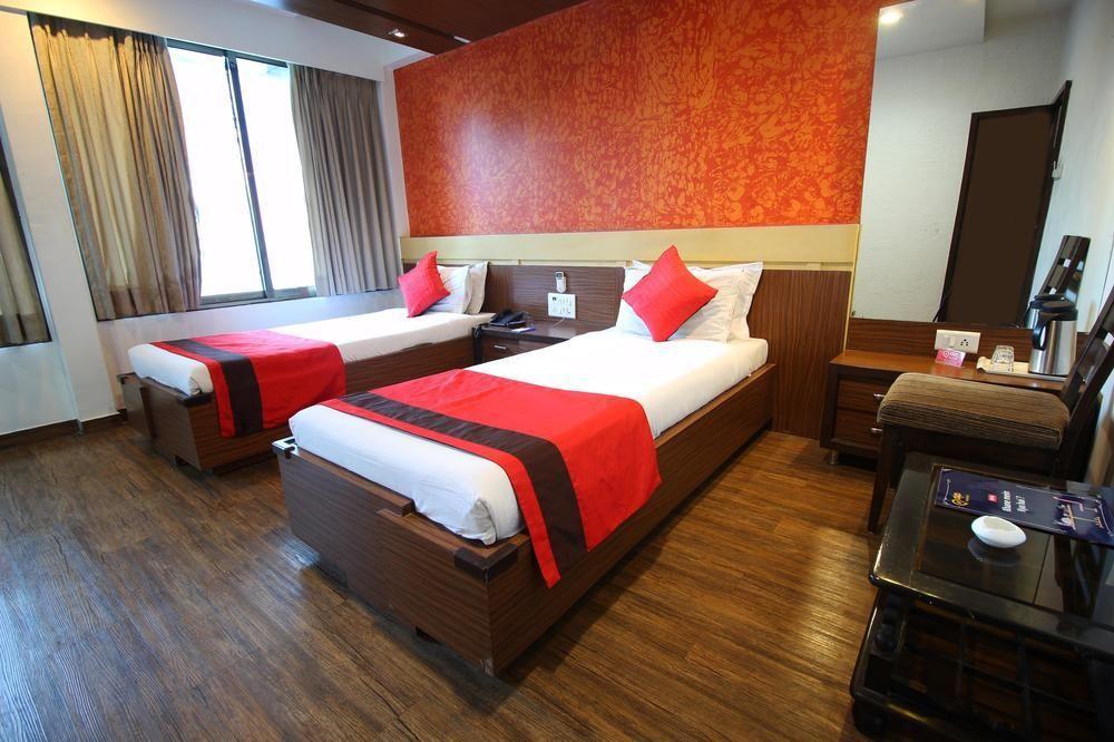 Hotel Oyo Premium Law Garden C G Road Ahmedabad