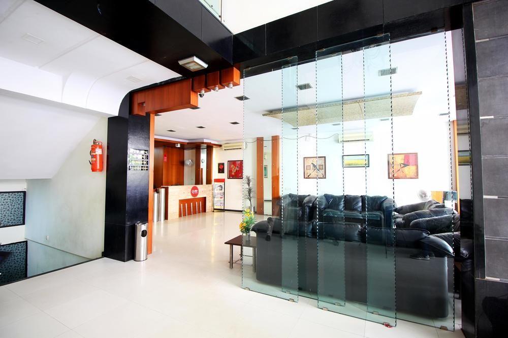 Oyo Premium Paldi Cross Road Ahmedabad