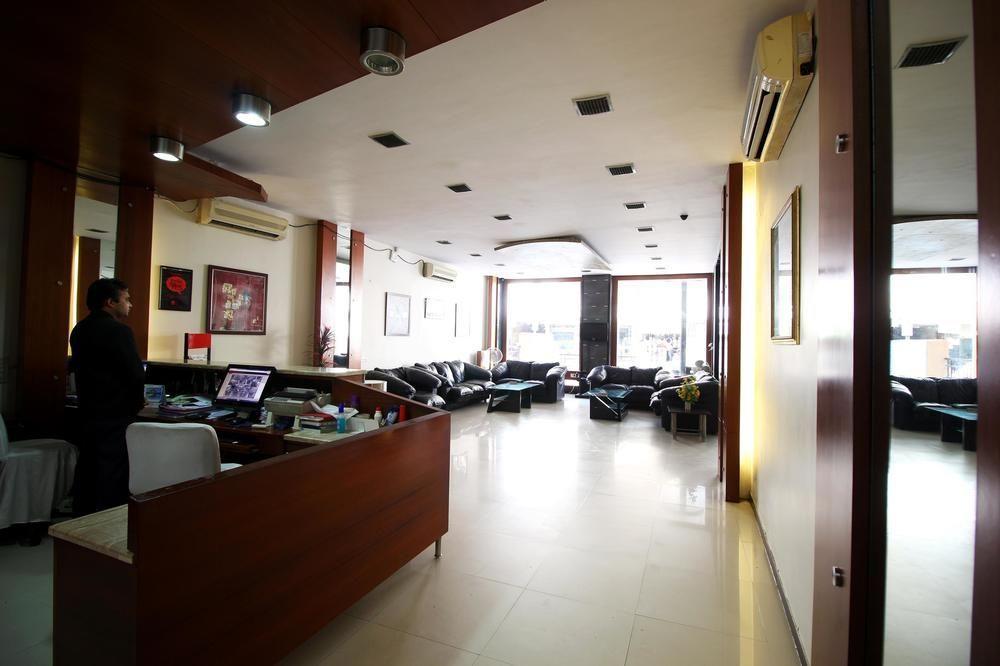Hotel Oyo Premium Paldi Cross Road