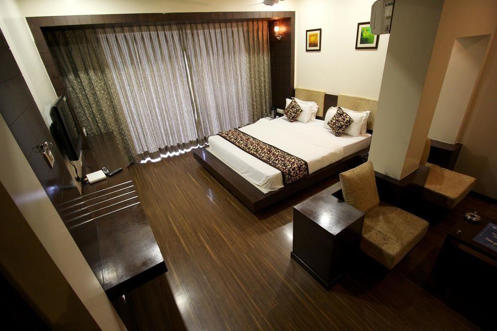 Hotel Oyo Maninagar Station 3*