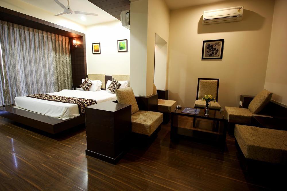 Hotel Oyo Maninagar Station