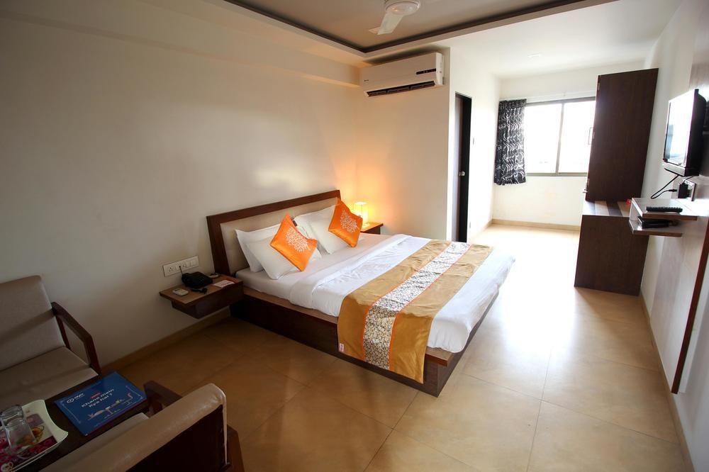 Hotel Capital O 978 Marshall The