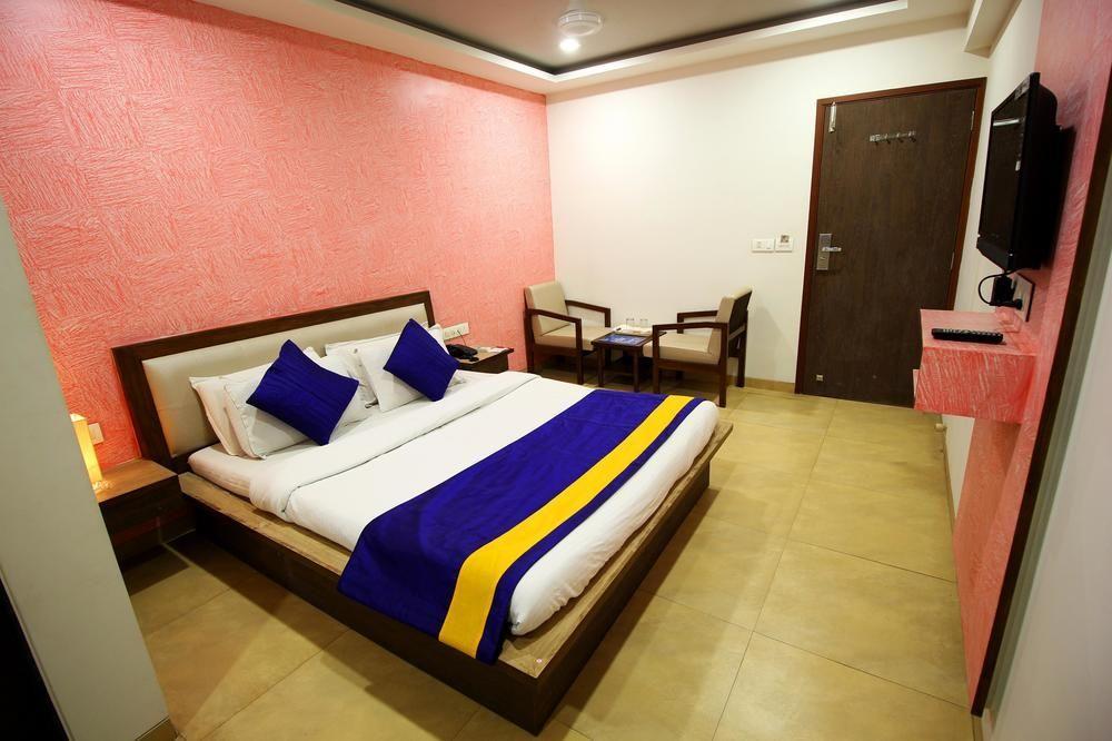 Hotel Capital O 978 Marshall The
