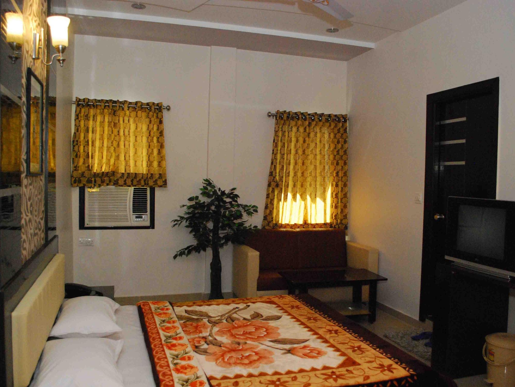 Hotel Oyo Flagship 19003 Rudra Mahal