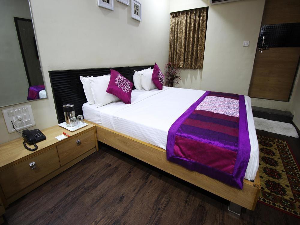 Oyo Kankaria Maninagar Ahmedabad