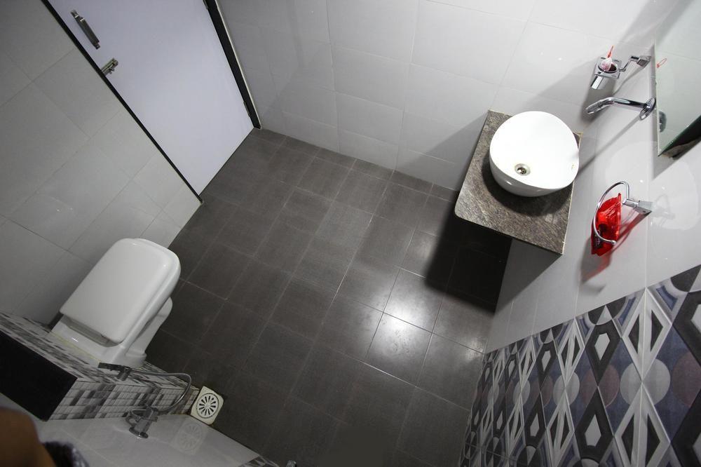 Hotel Oyo Kankaria Maninagar Ahmedabad