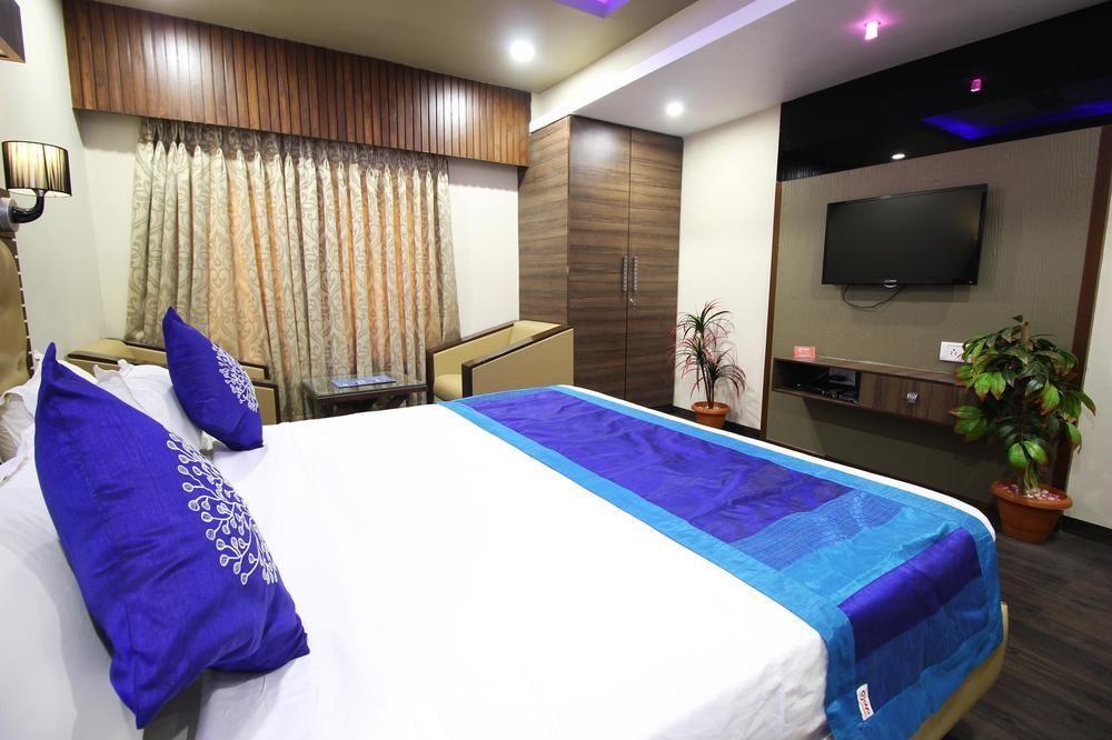 Hotel Oyo Kankaria Maninagar Ahmedabad