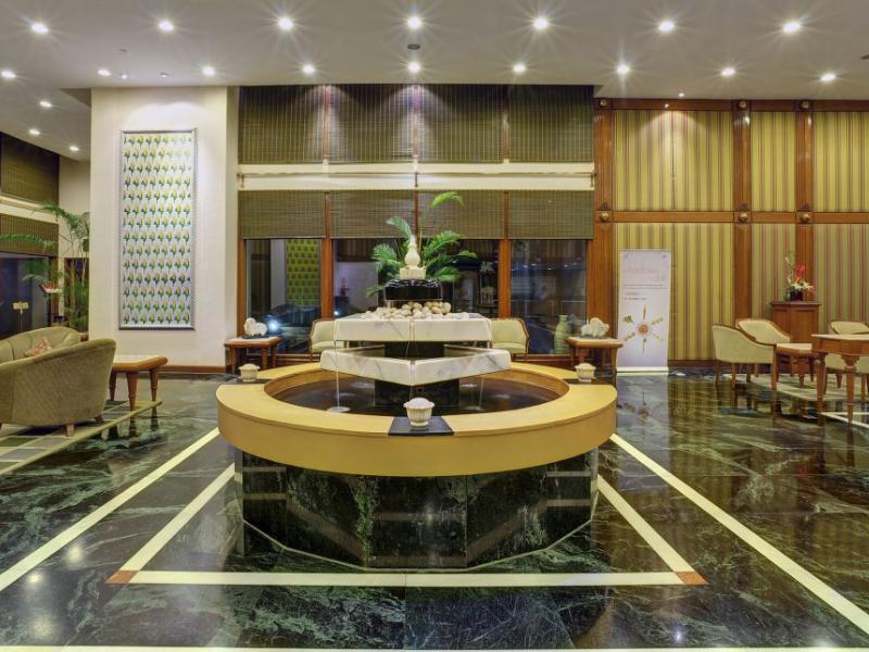 Hotel The Ummed Airport 5*