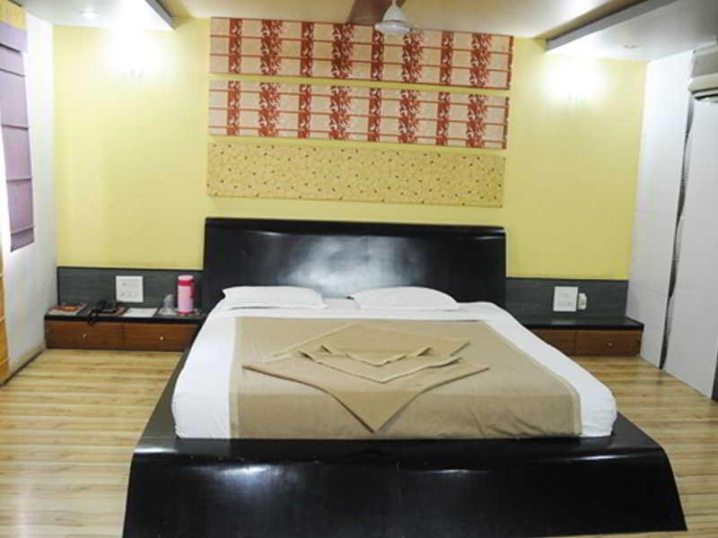 Neelkanth Paradise Hotel