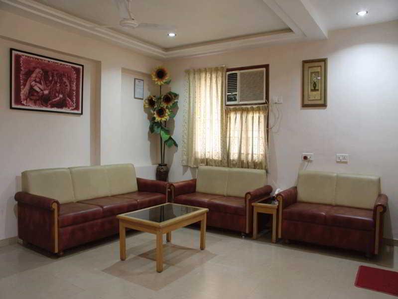Hotel Maruti Ahmedabad