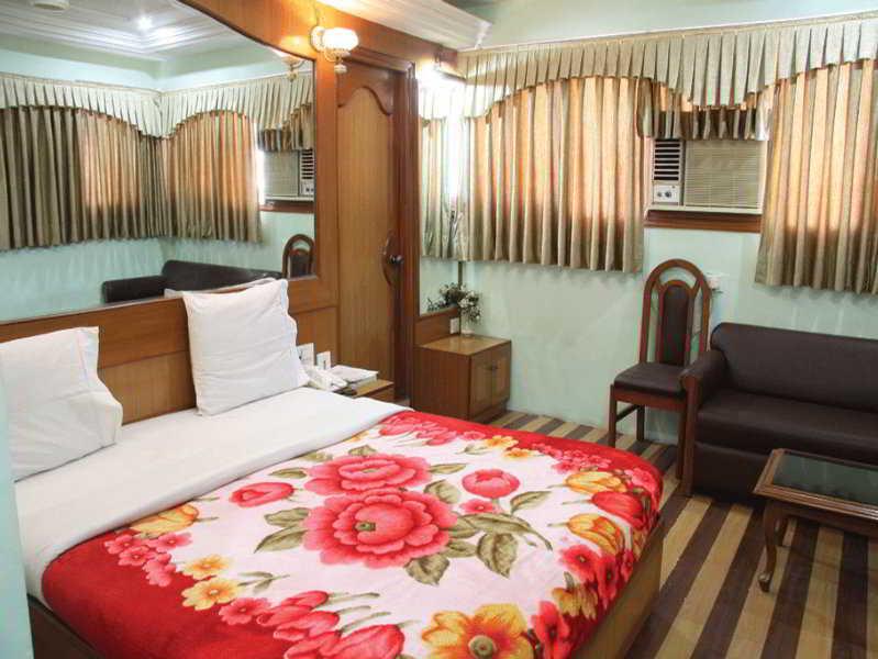 Maruti Hotel Ahmedabad