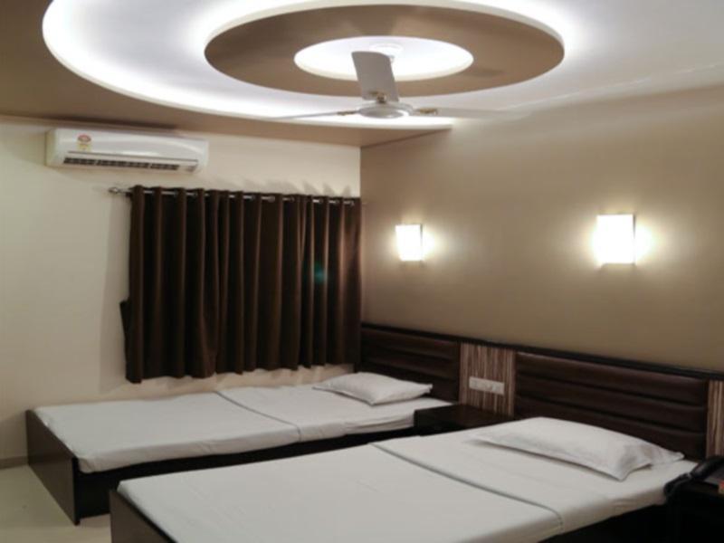 Golden Plaza 3*