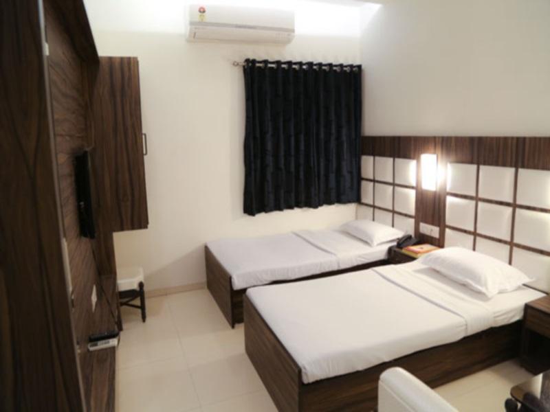 Golden Plaza Hotel Ahmedabad
